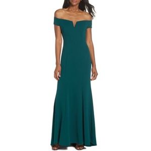 Vince Camuto Notched Off the Shoulder Ruched Back Gown